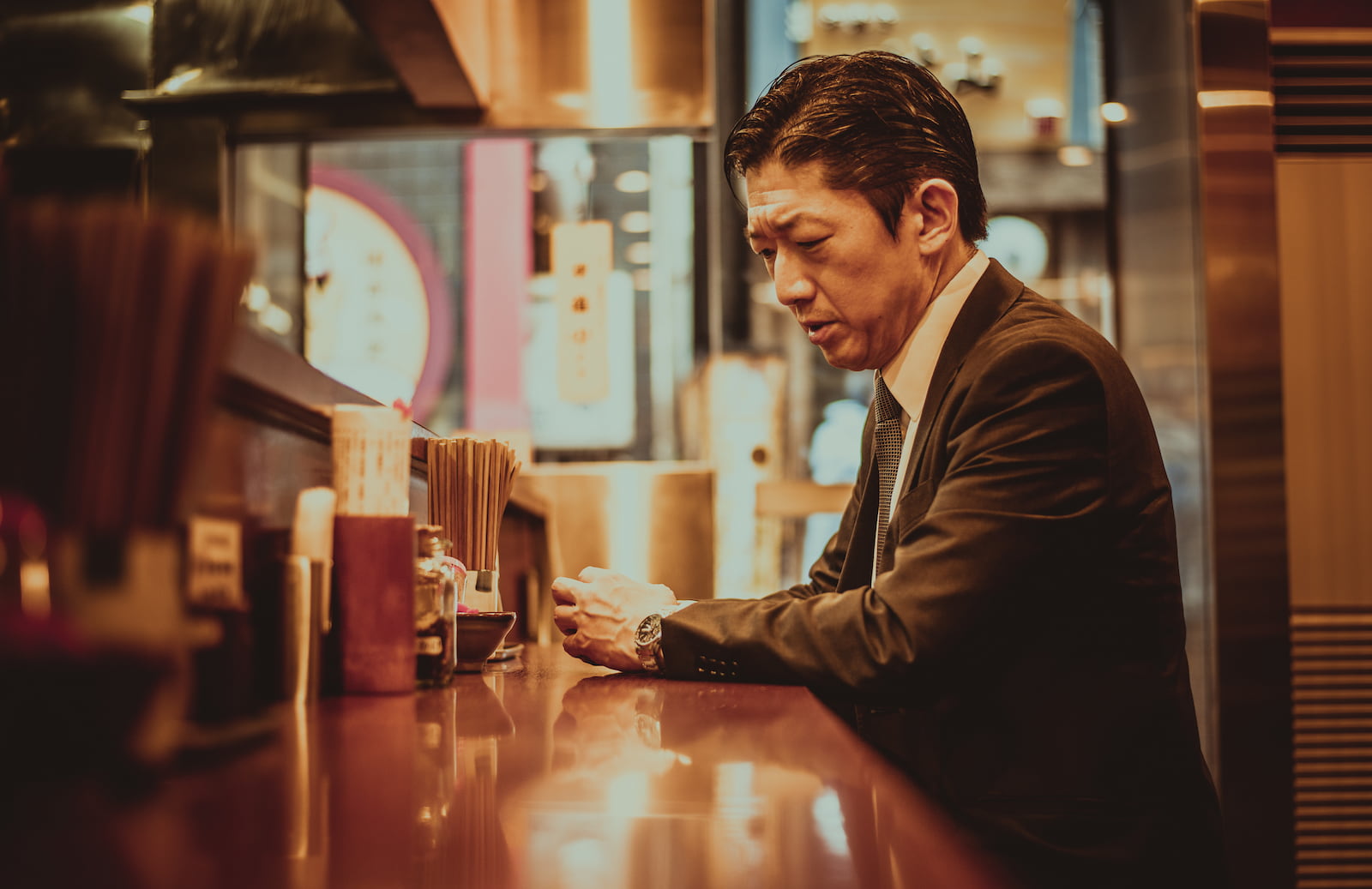 日本有過半的上班族都在過著「孤食」的生活。圖／示意圖