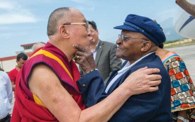 心靈上的頑皮兄弟—達賴喇嘛與屠圖主教世紀相聚，揭露喜悅的秘密