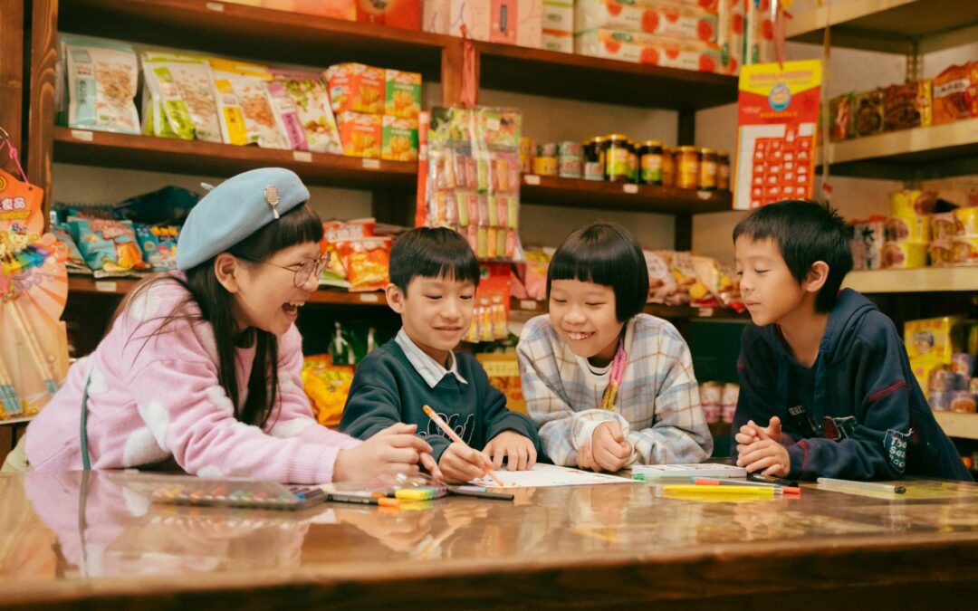 大坦誠老師的校園觀察：想受歡迎不需費力變成別人，一起吐槽出真誠精彩的友情