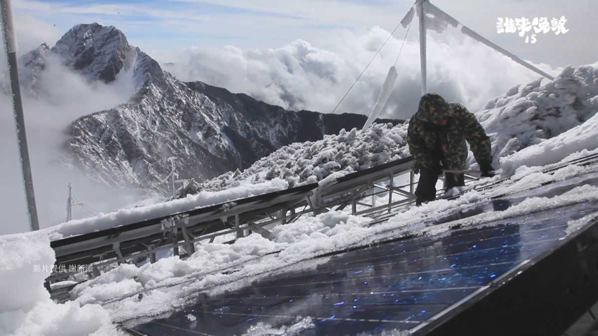 無論颳風下雪，謝新添始終堅守崗位。圖／《誰來晚餐》、影片提供／謝新添