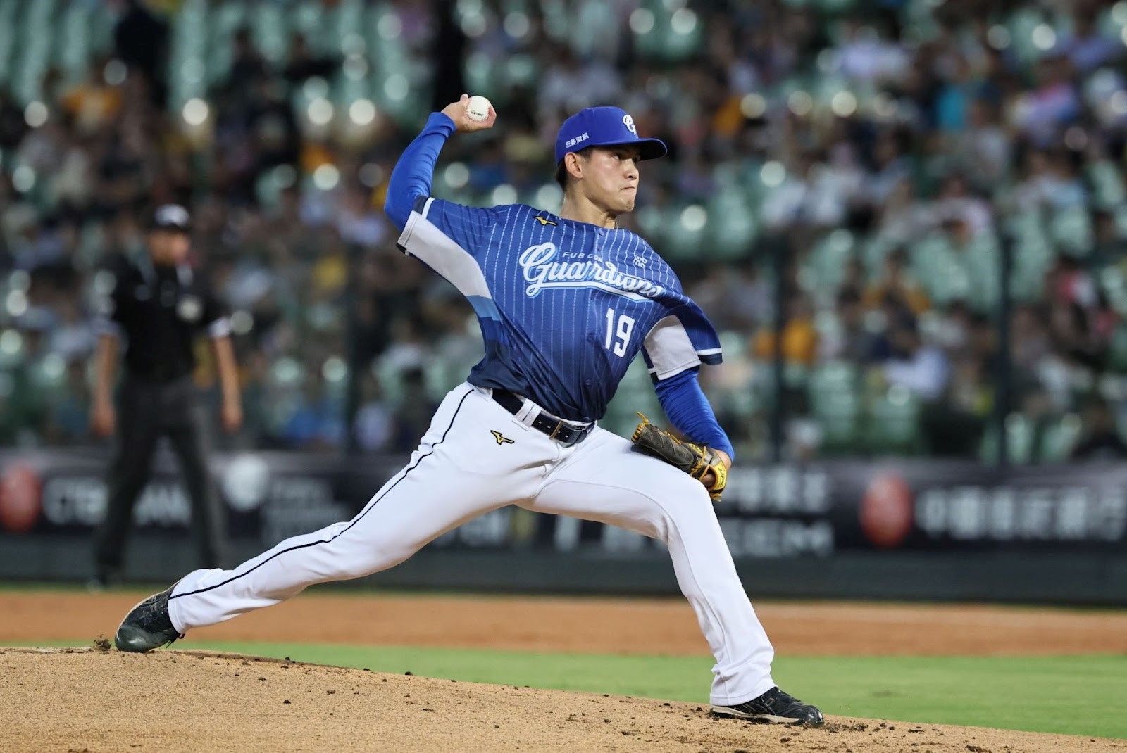 富邦悍將張奕的職棒生存學：勇於改變把波折當養分，感謝不服輸不放棄的自己- 觀點同不同