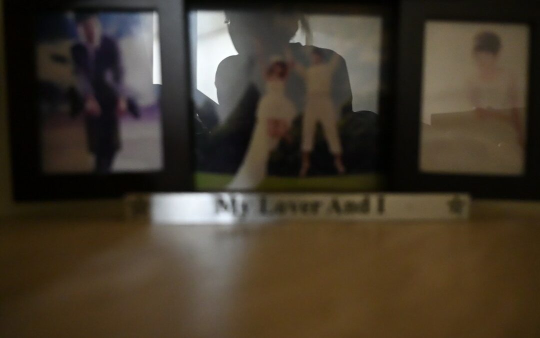 我與詐騙集團談了一場「戀愛」：明知有詐，被害人為何仍深陷其中？