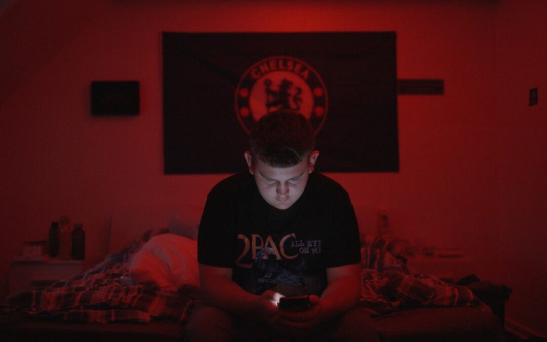 失控焦慮世代的解方：「高要求」與「高回應」的教養界線，當孩子受傷時讓他永遠都有人可傾訴