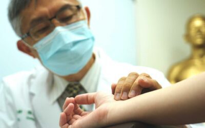 當中醫遇上科學，脈象可視覺化、血壓不只有高低壓，憂鬱症、恐慌症也能靠針灸舒緩