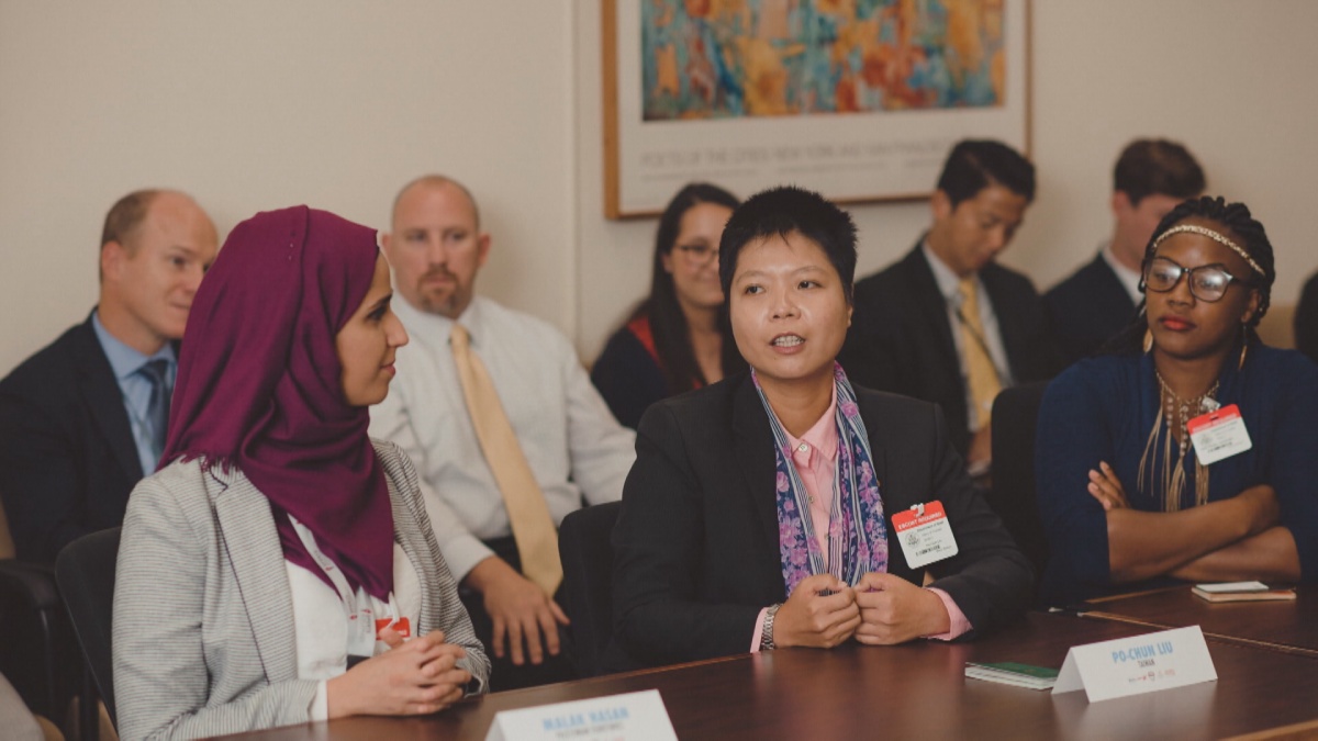 劉柏君參與國際會議。圖／《她們的故事》