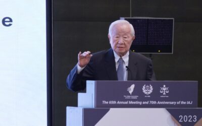 張忠謀打橋牌學經營：決策力、誠信，與限制下的最優解