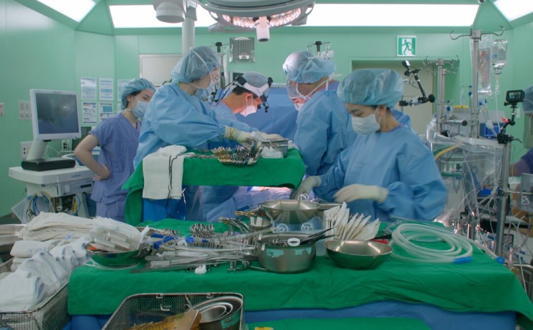 醫生荒讓人不敢生病，南韓通過「地區醫師法」盼解醫療失衡困境