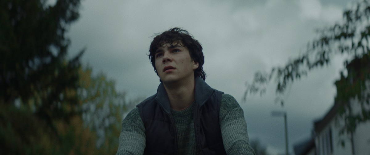 嘉寶不敢把自己的感覺告訴家人與好友。圖／《我15歲，你在乎嗎？》