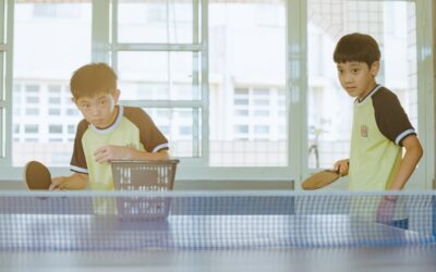 《乒乓男孩》教我們的心理韌性：從「比較心」轉向「運動家精神」，陪孩子修一堂人生挫折課