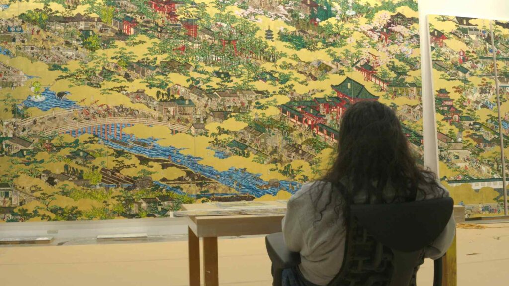 村上隆重新繪製《洛中洛外圖》，以當代視角重新詮釋這幅描繪京都城市與庶民生活的經典作品。