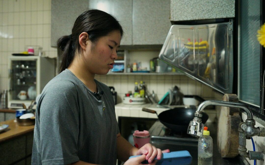 「都可以」的乖長女，如何學會哭與勇敢表達？