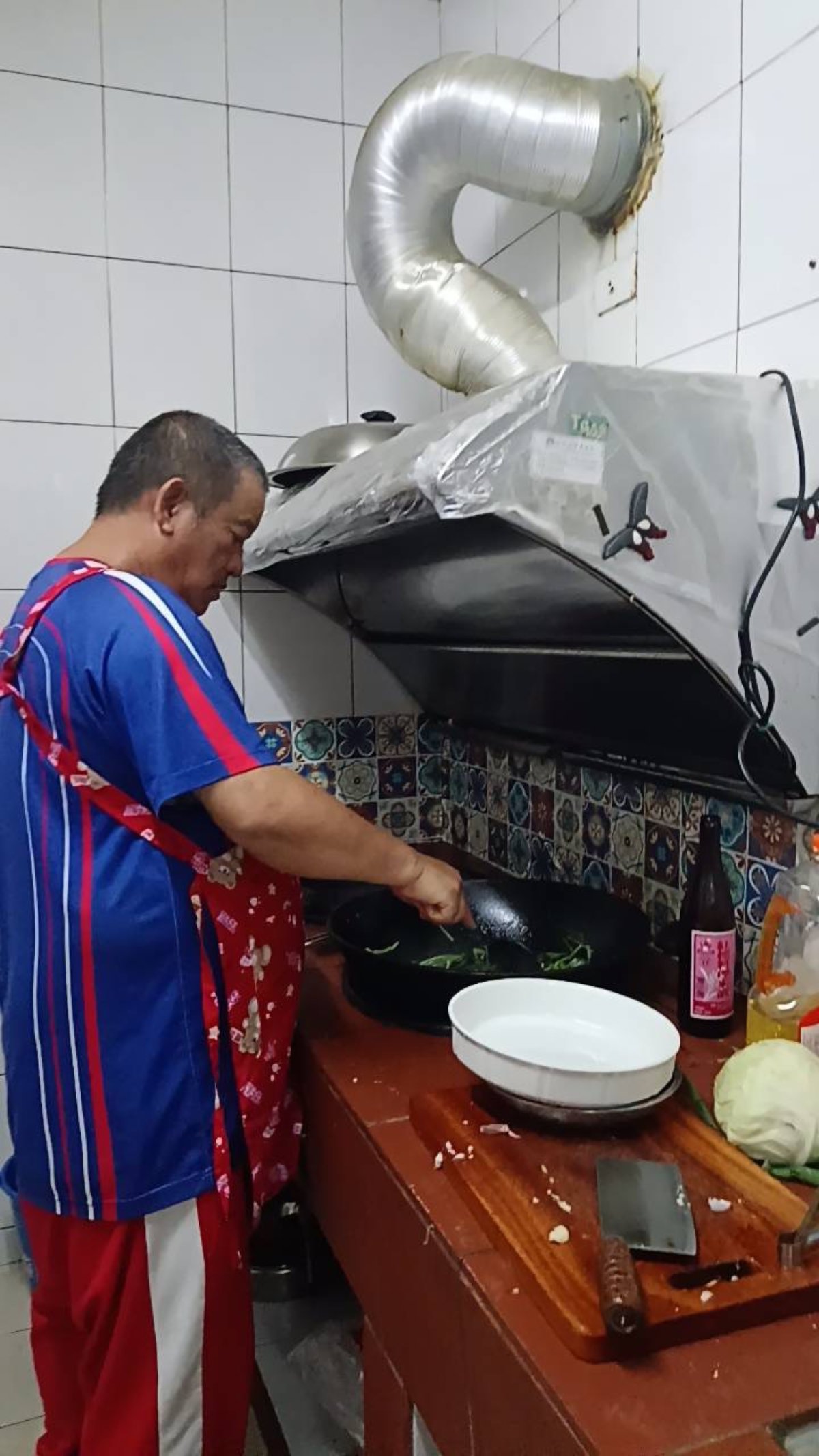 球隊孩子的生活起居都由張明照一手包辦。圖片提供／張明照