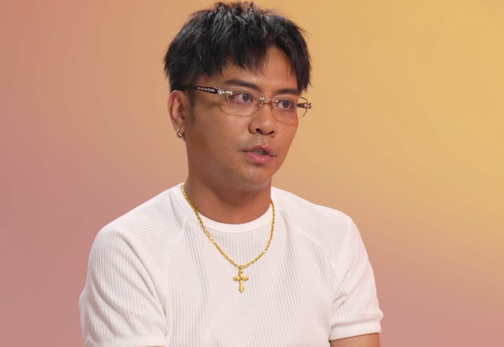 談起都市原住民的認同焦慮，薛薛提到自己曾不斷追趕、補課，想證明自己「夠原」，後來才明白，認同不是比賽，也不是角色扮演。
